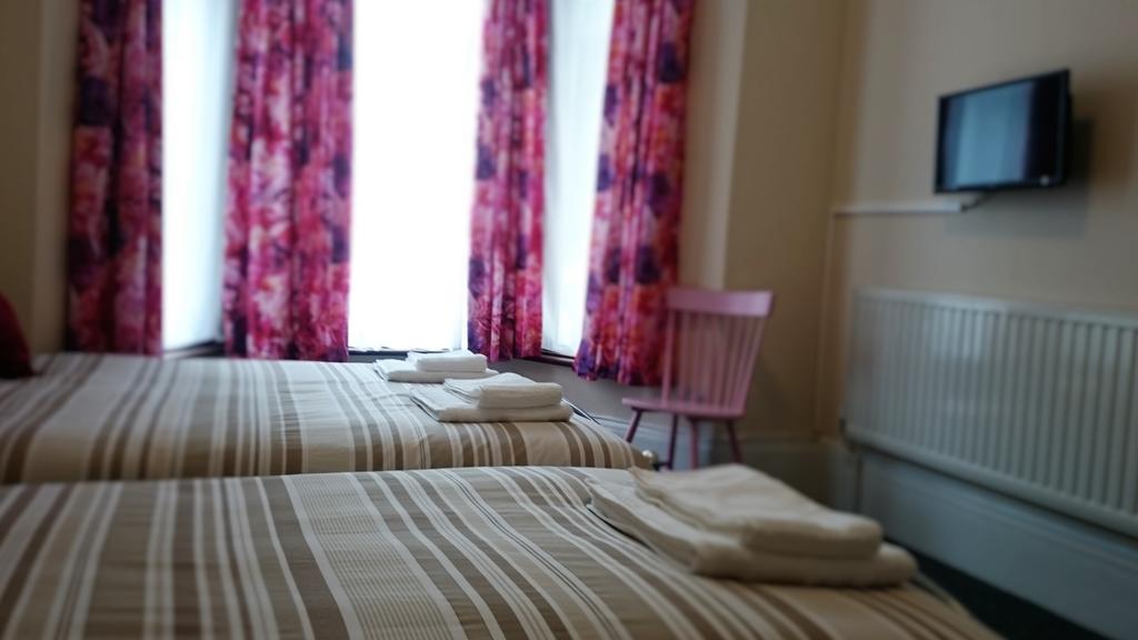 The Northbrook Hotel Илфорд Екстериор снимка